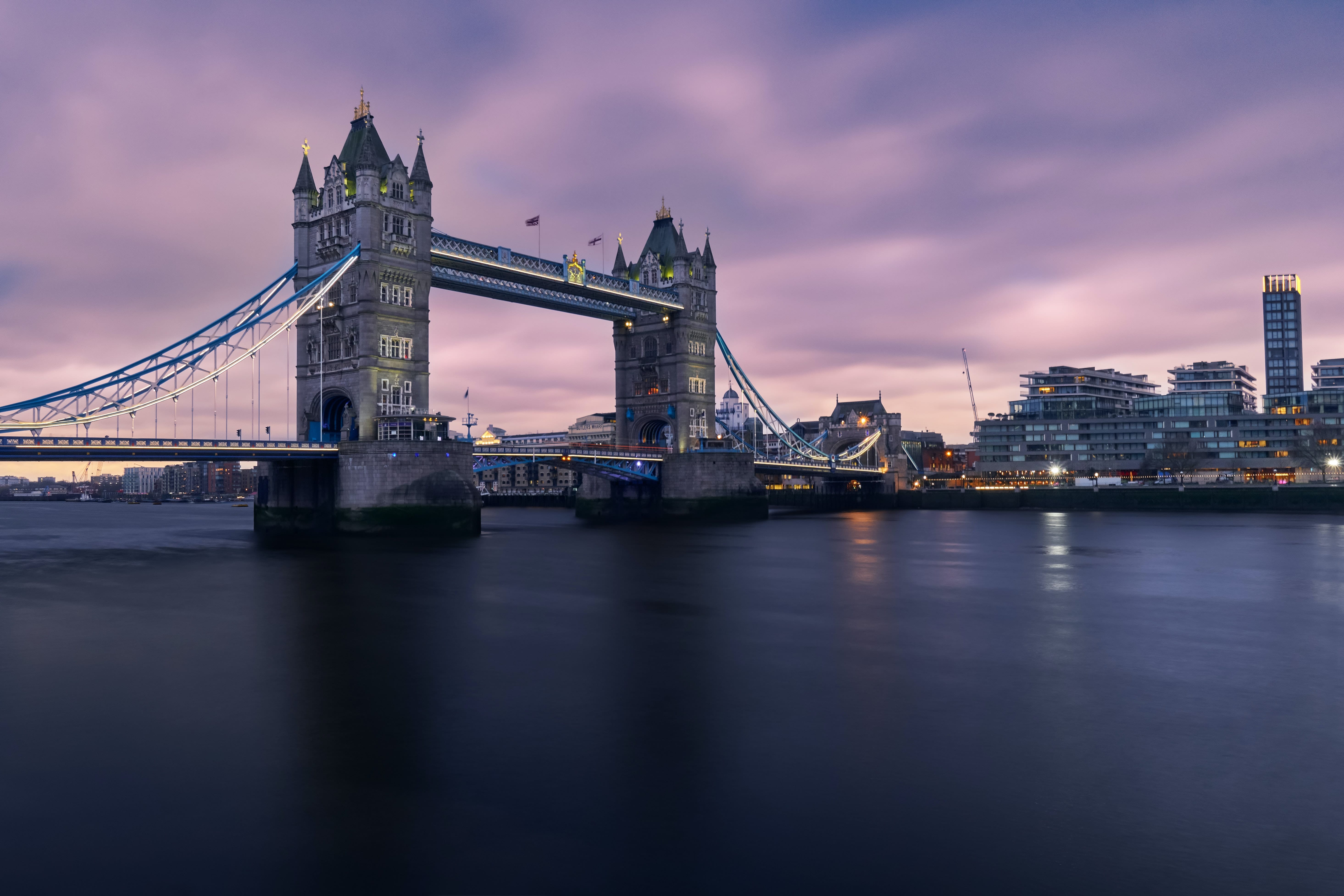 London bridge photo by Veliko Karachiviev